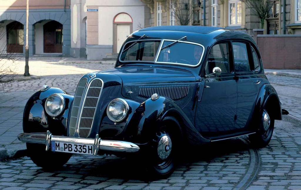 BMW 321 BMW 335 But the Second World War halted the production of the car